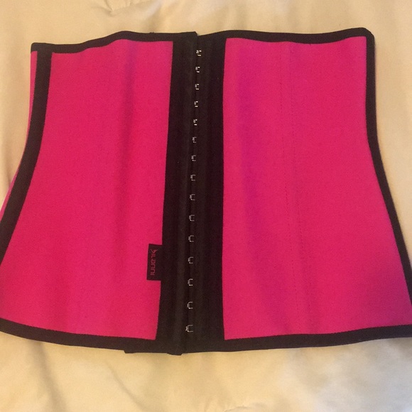 ilanni Accessories - Donating 8/10/20. Last chance